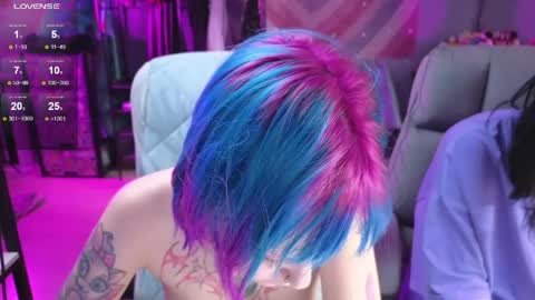 SHIROxLOLY online show from June 5, 2026, 6:52 am