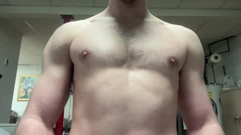 Snapshot of shirtlesshunk15 chatting on February 15, 2026, 7:51 am shirtlesshunk15 online show from February 15, 2026, 7:51 am