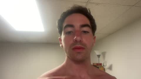 Snapshot of shirtlesshunk15 chatting on June 17, 2026, 10:43 pm shirtlesshunk15 online show from June 17, 2026, 10:43 pm