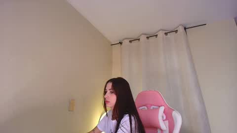 Snapshot of shkendall chatting on October 20, 2025, 2:06 pm kendal online show from October 20, 2025, 2:06 pm