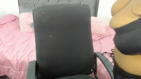 Snapshot of shofia_beltran chatting on July 1, 2026, 7:35 pm Shofia Beltran online show from July 1, 2026, 7:35 pm