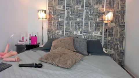 SHOFIA online show from February 16, 2025, 1:03 am