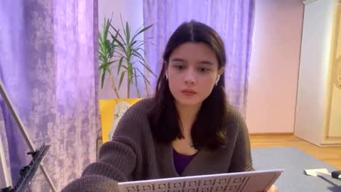 Snapshot of shontagrabowski chatting on January 19, 2026, 12:09 pm Marie online show from January 19, 2026, 12:09 pm