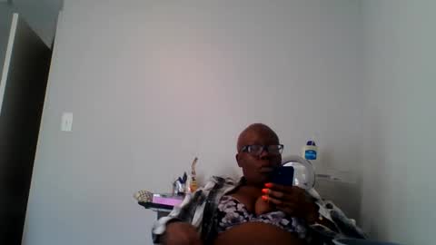 Snapshot of shottasquirtle chatting on December 23, 2024, 9:18 pm ShottaSquirtle online show from December 23, 2024, 9:18 pm