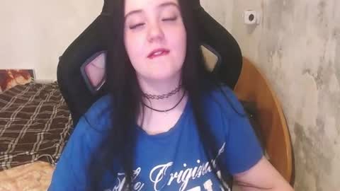 Snapshot of show_for_you chatting on June 22, 2026, 12:02 pm show_for_you online show from June 22, 2026, 12:02 pm