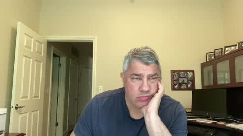Snapshot of showmet chatting on July 19, 2026, 11:08 pm Chicago Guy online show from July 19, 2026, 11:08 pm
