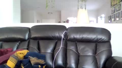 shwmeyours online show from October 25, 2025, 6:57 pm