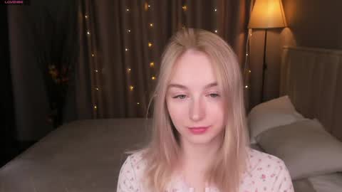 Snapshot of shy__polly chatting on April 26, 2026, 12:08 am Polly online show from April 26, 2026, 12:08 am