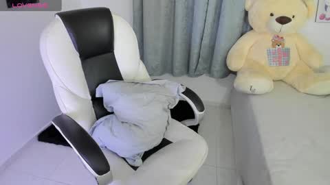 Nahomy online show from December 28, 2024, 3:58 am