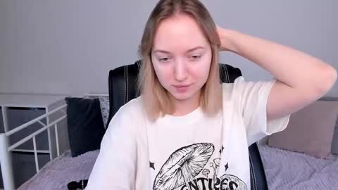 Anna online show from March 3, 2025, 5:53 am