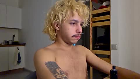 Snapshot of shy_boy17 chatting on January 7, 2026, 4:31 pm your shy boy online show from January 7, 2026, 4:31 pm