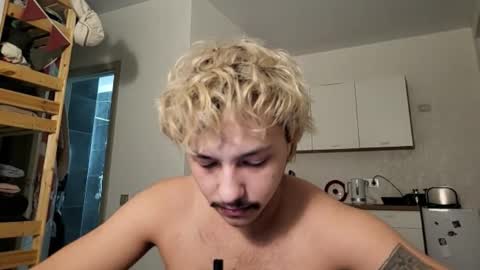 Snapshot of shy_boy17 chatting on February 20, 2026, 5:24 pm your shy boy online show from February 20, 2026, 5:24 pm