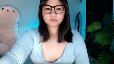shy_girl09 online show from October 21, 2025, 11:27 pm