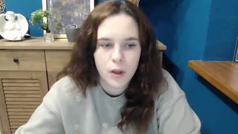 Snapshot of shy_lil chatting on December 19, 2025, 12:56 pm shy_lil online show from December 19, 2025, 12:56 pm