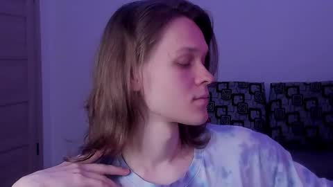 Snapshot of shy_nny chatting on September 29, 2025, 11:15 am Mark online show from September 29, 2025, 11:15 am