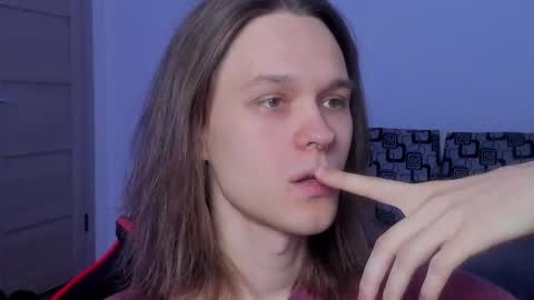 Snapshot of shy_nny chatting on October 22, 2025, 12:16 pm Mark online show from October 22, 2025, 12:16 pm