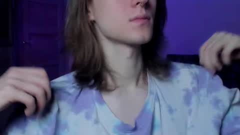 Snapshot of shy_nny chatting on October 31, 2025, 9:05 pm Mark online show from October 31, 2025, 9:05 pm