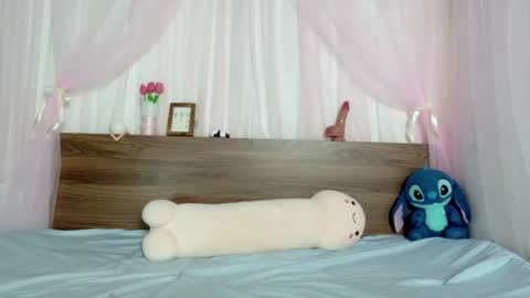 Snapshot of shy_pink_doll chatting on July 13, 2026, 3:26 pm shy_pink_doll online show from July 13, 2026, 3:26 pm