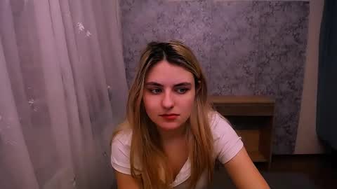 shy_sabrina_ online show from February 18, 2025, 7:32 am