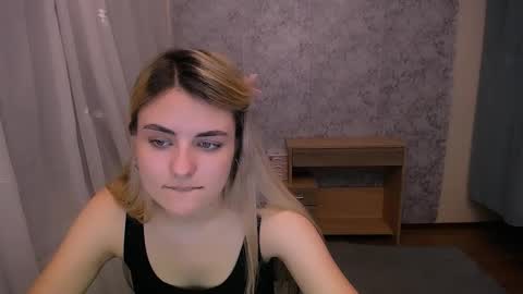 shy_sabrina_ online show from March 5, 2025, 6:45 pm