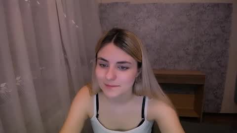 shy_sabrina_ online show from March 10, 2025, 2:26 pm