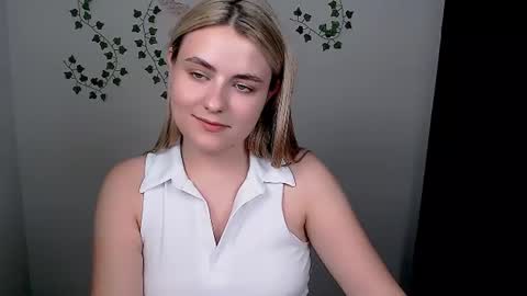 Snapshot of shy_sabrina_ chatting on July 2, 2026, 12:55 pm shy_sabrina_ online show from July 2, 2026, 12:55 pm