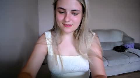 Snapshot of shy_sabrina_ chatting on July 21, 2026, 1:35 pm shy_sabrina_ online show from July 21, 2026, 1:35 pm