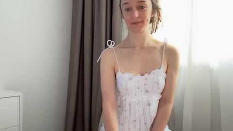 shy_schoolgirl_ online show from February 14, 2026, 7:38 am