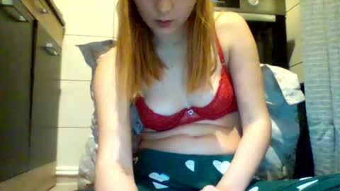 shy_woman18 online show from January 18, 2025, 6:53 pm