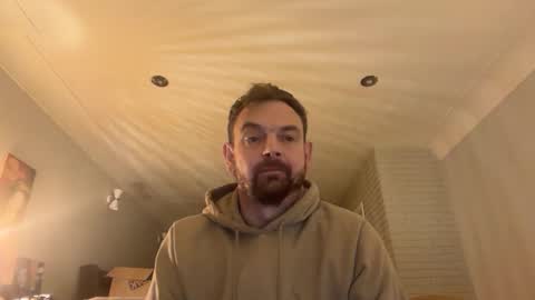 Snapshot of shyb35 chatting on October 27, 2025, 9:52 pm shyb35 online show from October 27, 2025, 9:52 pm