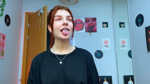 Bella online show from December 8, 2024, 11:46 am