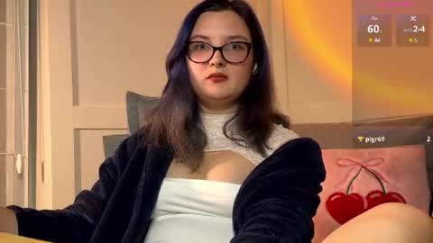 Snapshot of shylittlemouth chatting on June 16, 2026, 7:05 pm Vanessa online show from June 16, 2026, 7:05 pm