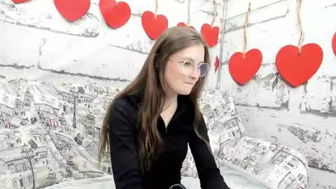 shyly_lisa online show from September 28, 2025, 1:22 am