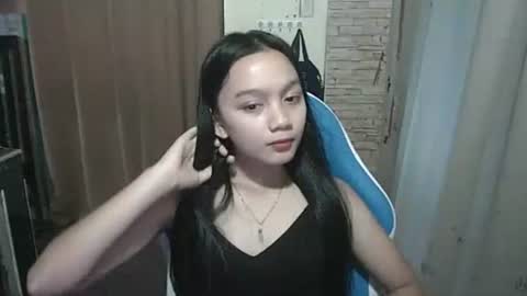 Snapshot of shypinay_kaira chatting on October 25, 2025, 2:52 am kaira online show from October 25, 2025, 2:52 am