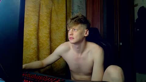 Snapshot of shyredstar chatting on February 3, 2026, 5:16 am Tom and Betty online show from February 3, 2026, 5:16 am