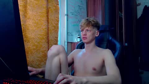 Snapshot of shyredstar chatting on February 27, 2026, 5:07 am Tom and Betty online show from February 27, 2026, 5:07 am