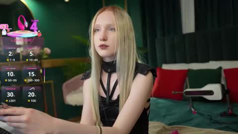 Snapshot of sia_hart chatting on March 23, 2026, 5:39 pm Sia online show from March 23, 2026, 5:39 pm