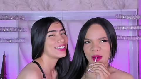 Snapshot of siara_lewis_ chatting on April 28, 2026, 11:21 pm Siara and Zoe tattoo online show from April 28, 2026, 11:21 pm