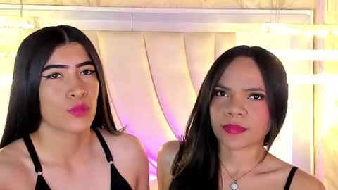 Snapshot of siara_lewis_ chatting on June 14, 2026, 12:30 am Siara and Zoe tattoo online show from June 14, 2026, 12:30 am