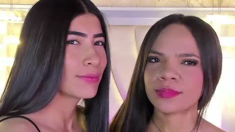Snapshot of siara_lewis_ chatting on July 21, 2026, 11:18 pm Siara and Zoe tattoo online show from July 21, 2026, 11:18 pm