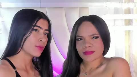 Snapshot of siara_lewis_ chatting on August 1, 2026, 12:21 am Siara and Zoe tattoo online show from August 1, 2026, 12:21 am