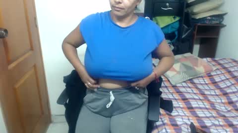 Snapshot of siblley chatting on December 9, 2024, 11:24 pm sara online show from December 9, 2024, 11:24 pm