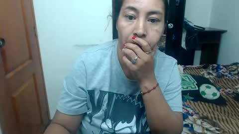 Snapshot of siblley chatting on February 12, 2025, 10:15 pm sara online show from February 12, 2025, 10:15 pm