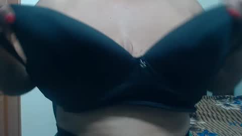 Snapshot of siblley chatting on February 14, 2025, 7:54 pm sara online show from February 14, 2025, 7:54 pm