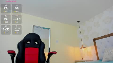 S I E N N A  online show from November 21, 2025, 1:21 pm