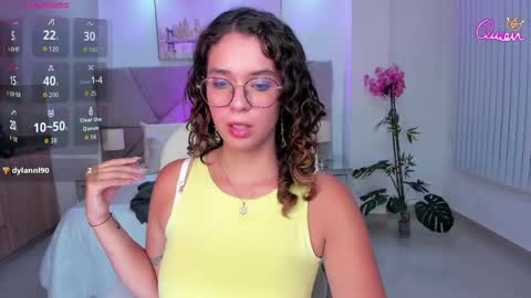Snapshot of sienna_luxor chatting on May 4, 2026, 6:37 pm siiena online show from May 4, 2026, 6:37 pm