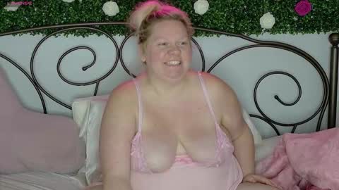 Sienna Luxx online show from October 3, 2025, 6:10 am