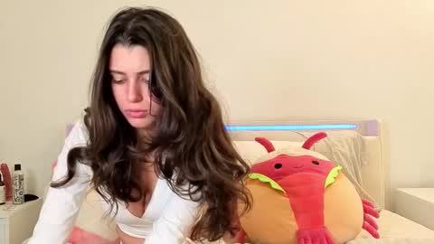 Sienna online show from February 10, 2026, 2:04 am