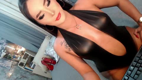 Snapshot of sierrafina_mcbride chatting on May 4, 2026, 2:51 am Sierrafina online show from May 4, 2026, 2:51 am