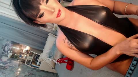 Snapshot of sierrafina_mcbride chatting on May 15, 2026, 10:00 am Sierrafina online show from May 15, 2026, 10:00 am